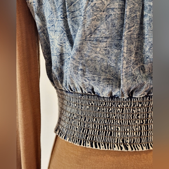 New! || PILCRO || Wrap, vest, chambrey, cropped, pullover, size small, blue - Picture 9 of 12